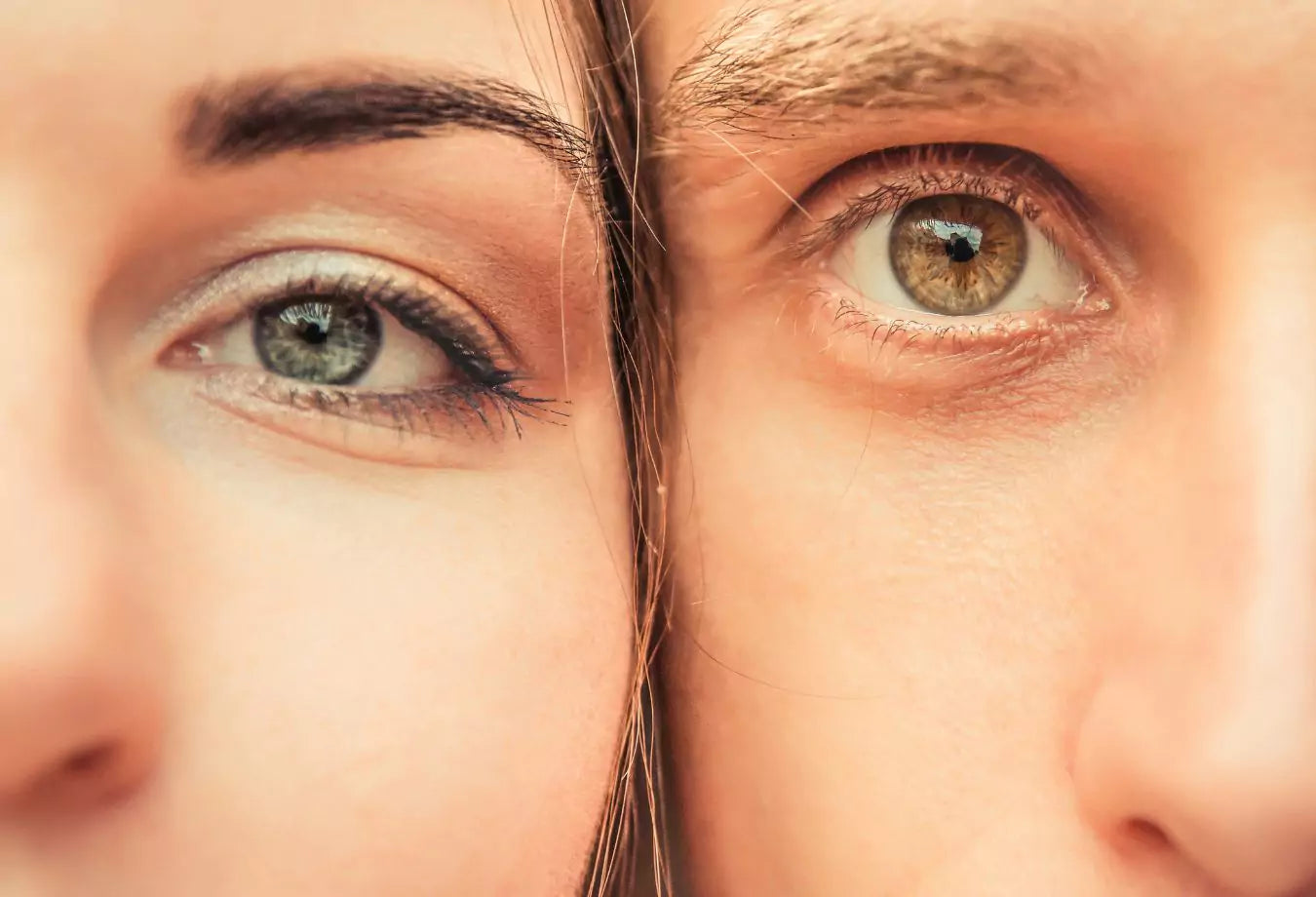 Nærbilde av hud rundt øyet 